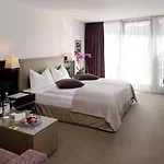 Morosani Schweizerhof Otel 4*