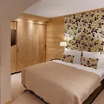 Morosani Schweizerhof Otel