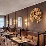 Hotel Morosani Schweizerhof 4*