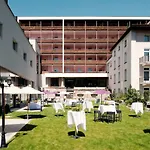 Morosani Schweizerhof Hotell 4*