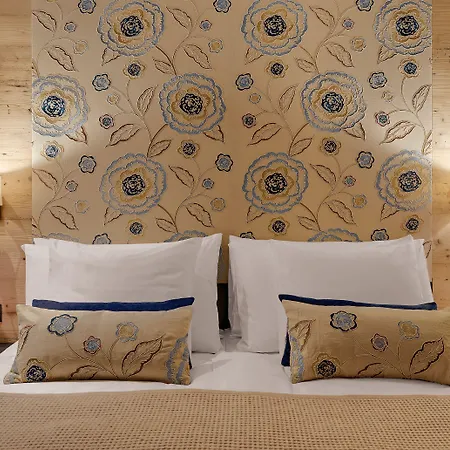 Morosani Schweizerhof Отель 4*