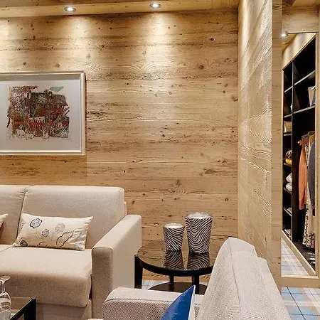 Hotel Morosani Schweizerhof 4*