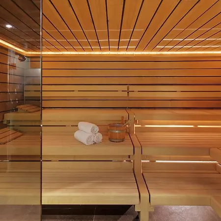 فندق Morosani Schweizerhof 4*