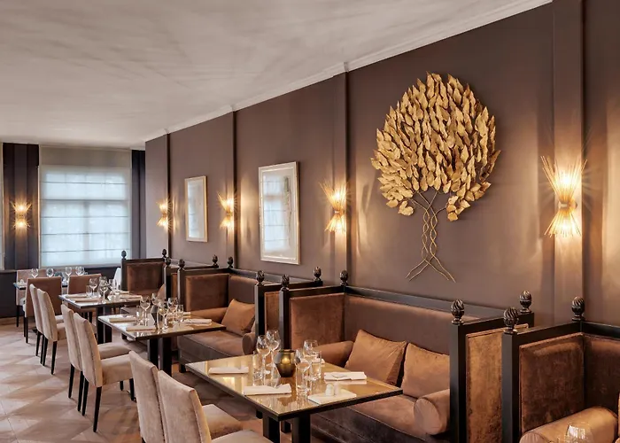 Hotel Morosani Schweizerhof 4*