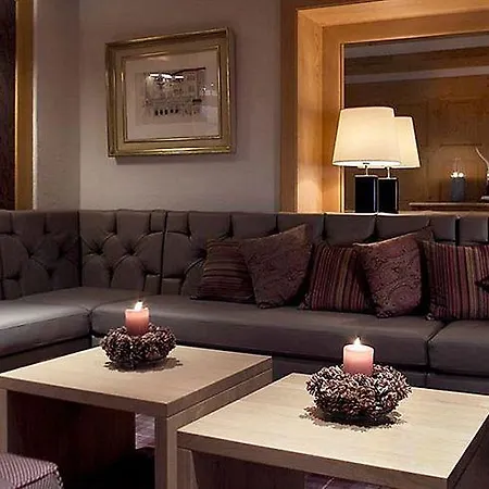 Morosani Schweizerhof Hotel 4*
