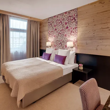 모로사니 슈바이처호프 호텔 4*