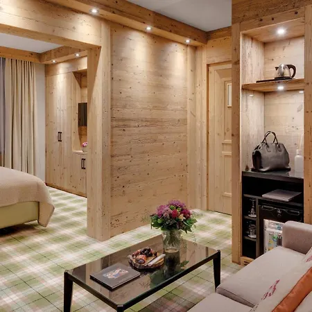 모로사니 슈바이처호프 호텔