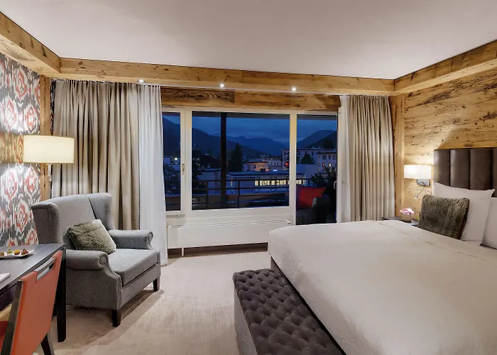 Hotell Morosani Schweizerhof 4*