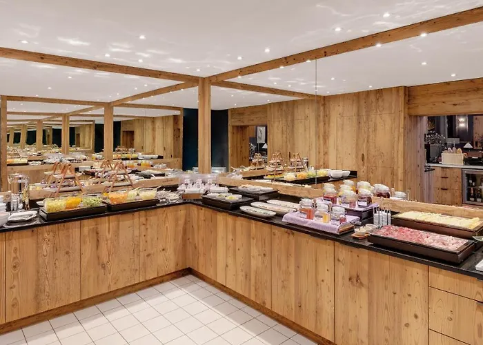 Hotell Morosani Schweizerhof 4*